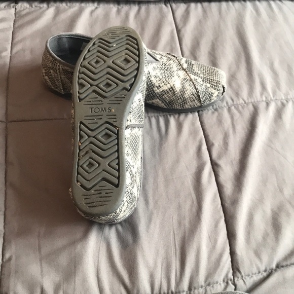 Toms - Picture 3 of 4